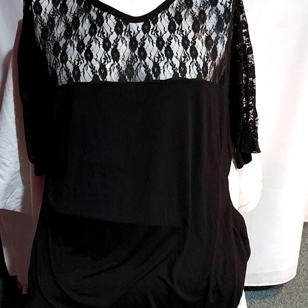 Ladies Cool Melon 1X Black lace tunic top
